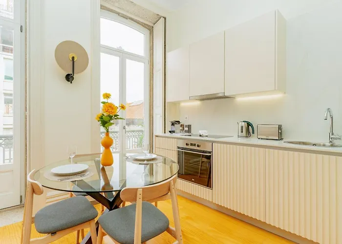 Daire Loft With Balcony And A Gorgeous Classic Ceiling *