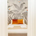 Loft With Balcony And A Gorgeous Classic Ceiling * Porto