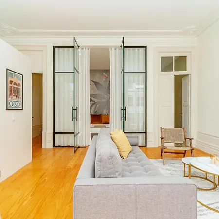 Loft With Balcony And A Gorgeous Classic Ceiling Appartement *