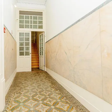 Loft With Balcony And A Gorgeous Classic Ceiling * Oporto