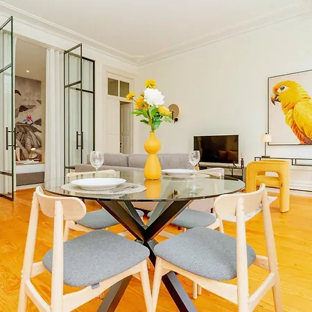 Loft With Balcony And A Gorgeous Classic Ceiling