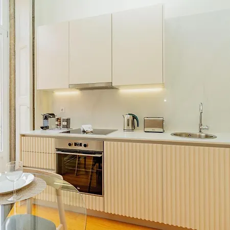 Apartment Loft With Balcony And A Gorgeous Classic Ceiling