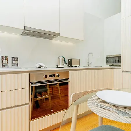 Loft With Balcony And A Gorgeous Classic Ceiling