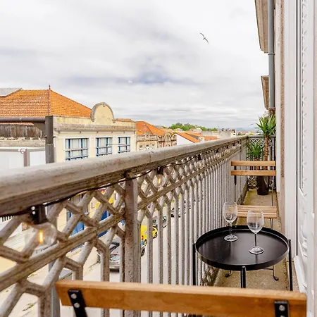 Loft With Balcony And A Gorgeous Classic Ceiling * Oporto