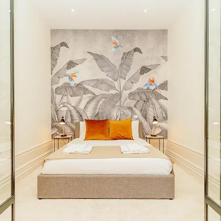 Loft With Balcony And A Gorgeous Classic Ceiling Appartement *