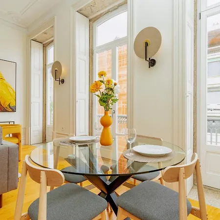 Apartman Loft With Balcony And A Gorgeous Classic Ceiling *